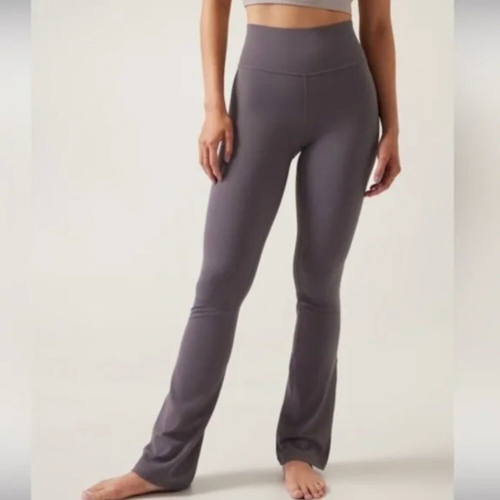 NWOT Athleta Transcend Slim Pant in Dusk Violet